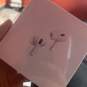 Apple AirPods Pro in White